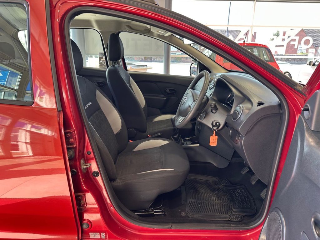 Used Dacia Sandero Stepway 2014 for sale - 78181063: Photo 9