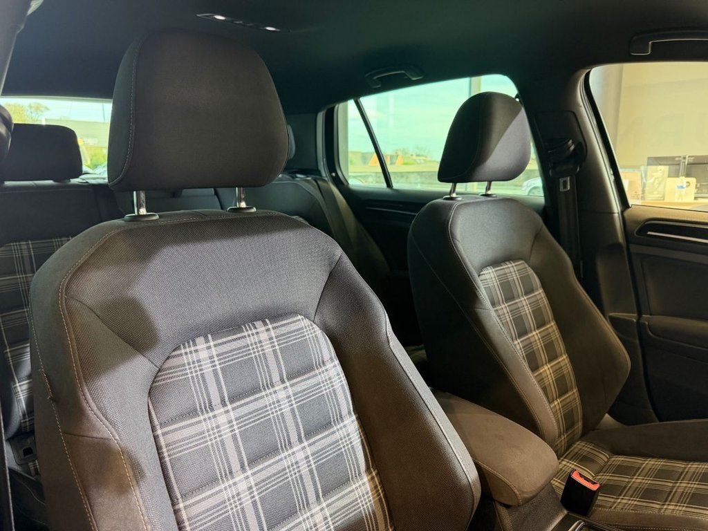 Used Volkswagen Golf 2015 for sale - 78181000: Photo 24