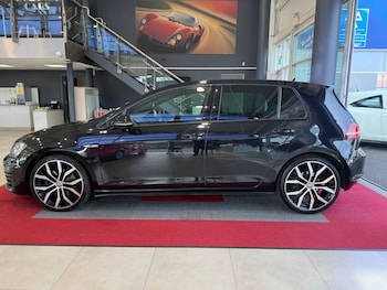 Used Volkswagen Golf 2015 for sale - 78181000: Photo