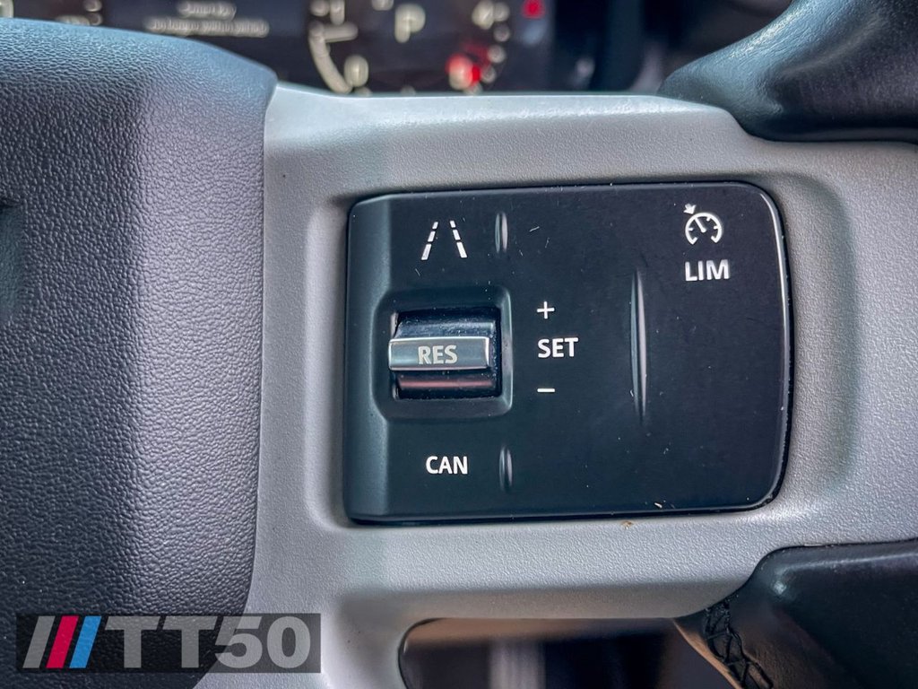 Used Land Rover Defender 2021 for sale - 77627015: Photo 32