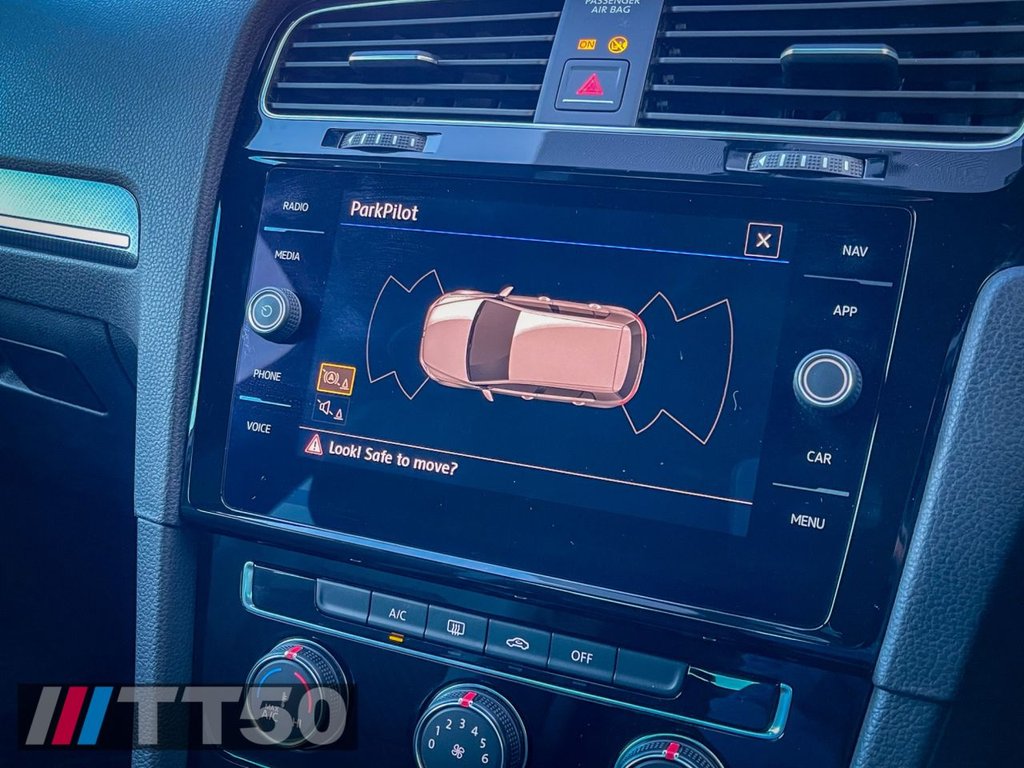 Used Volkswagen Golf 2018 for sale - 76610274: Photo 32