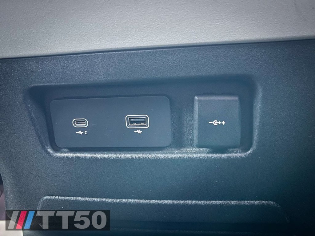 Used Land Rover Defender 2021 for sale - 76486965: Photo 32