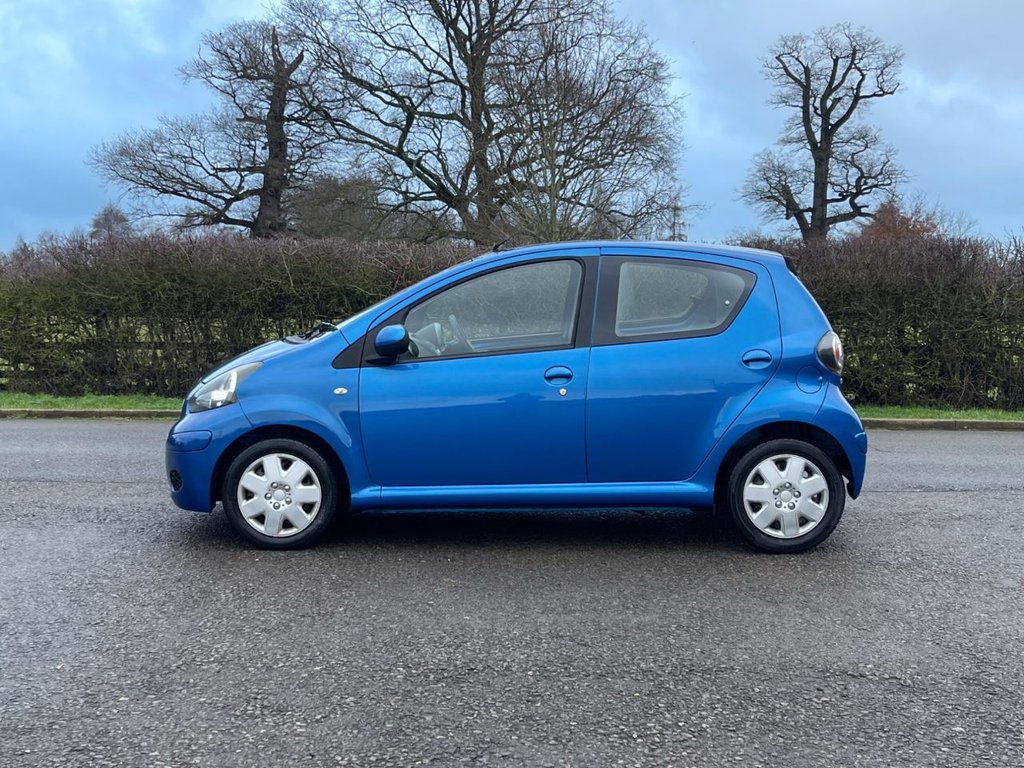 Used Toyota AYGO 2010 for sale - 77355615: Photo 11