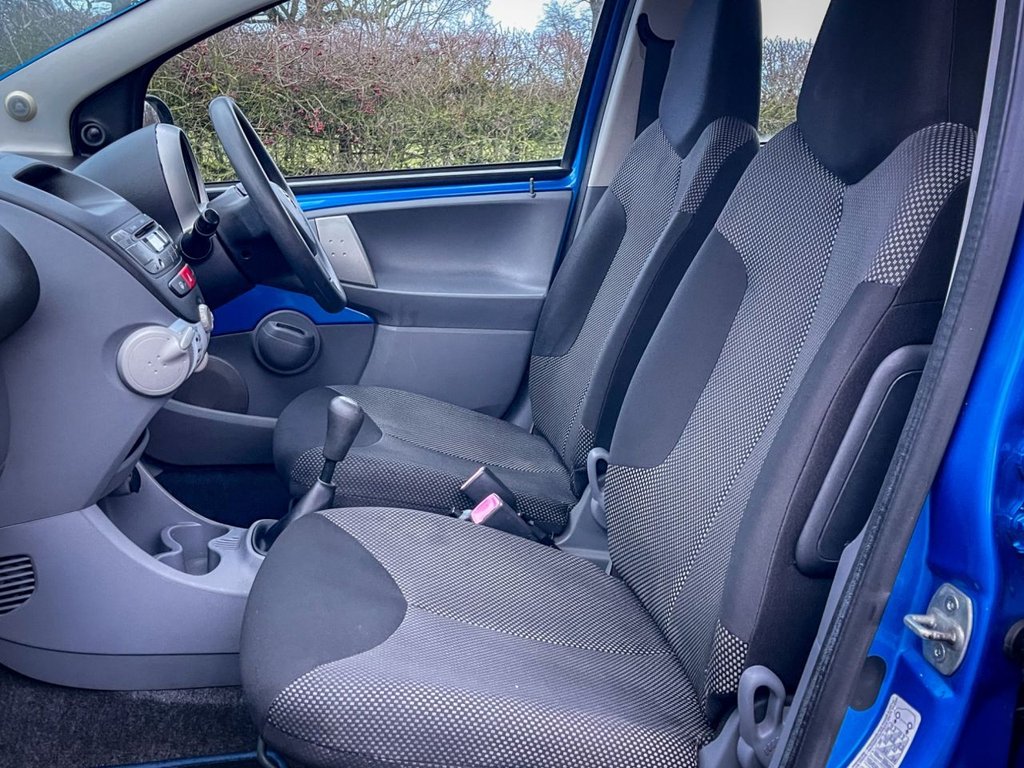 Used Toyota AYGO 2010 for sale - 77355615: Photo 14