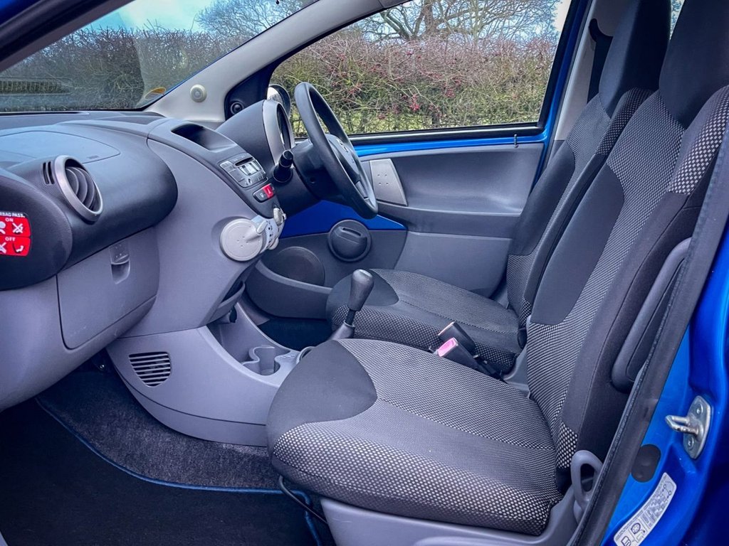 Used Toyota AYGO 2010 for sale - 77355615: Photo 4