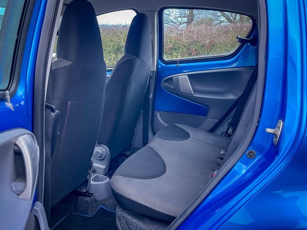 Used Toyota AYGO 2010 for sale - 77355615: Photo 5