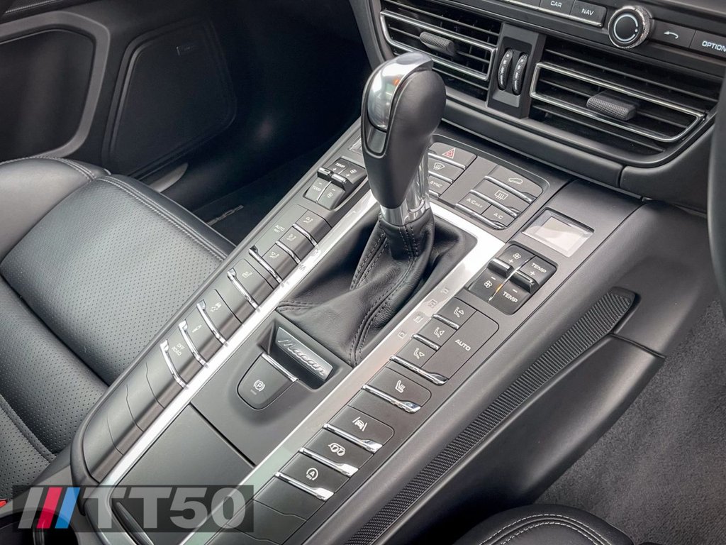 Used Porsche Macan 2020 for sale - 76216857: Photo 22