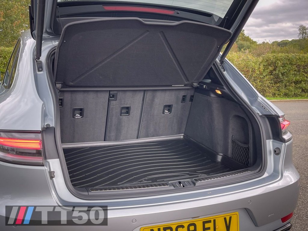 Used Porsche Macan 2020 for sale - 76216857: Photo 50