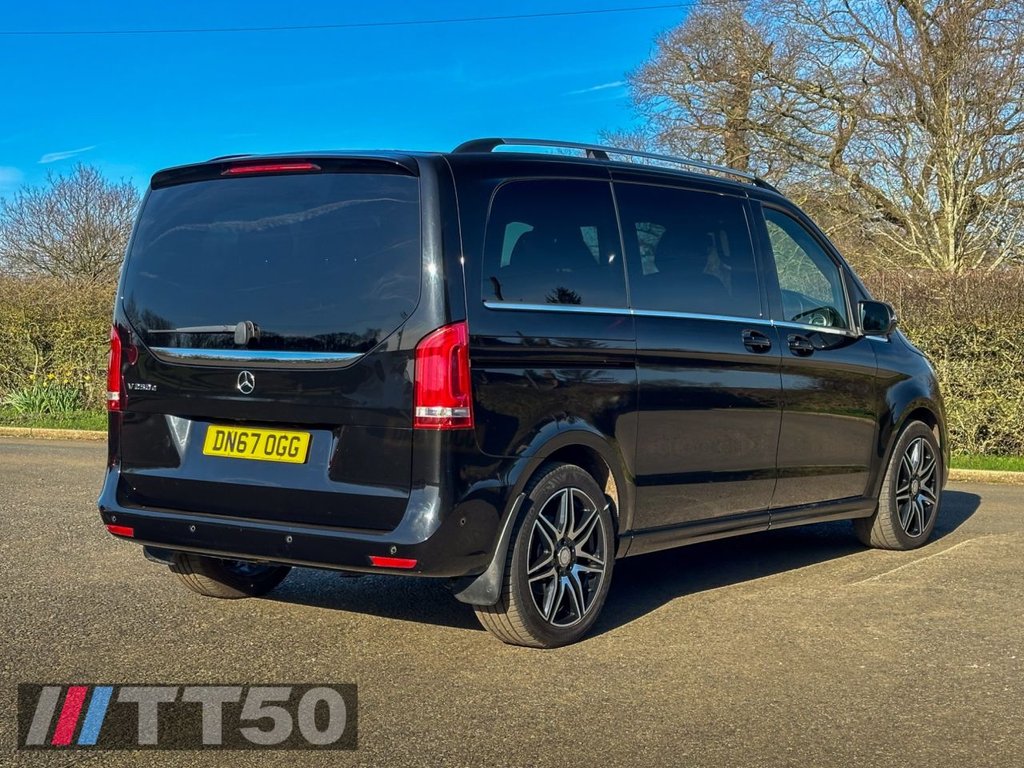 Used Mercedes-Benz V-Class 2017 for sale - 77720436: Photo 2