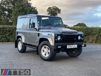 Land Rover - Defender