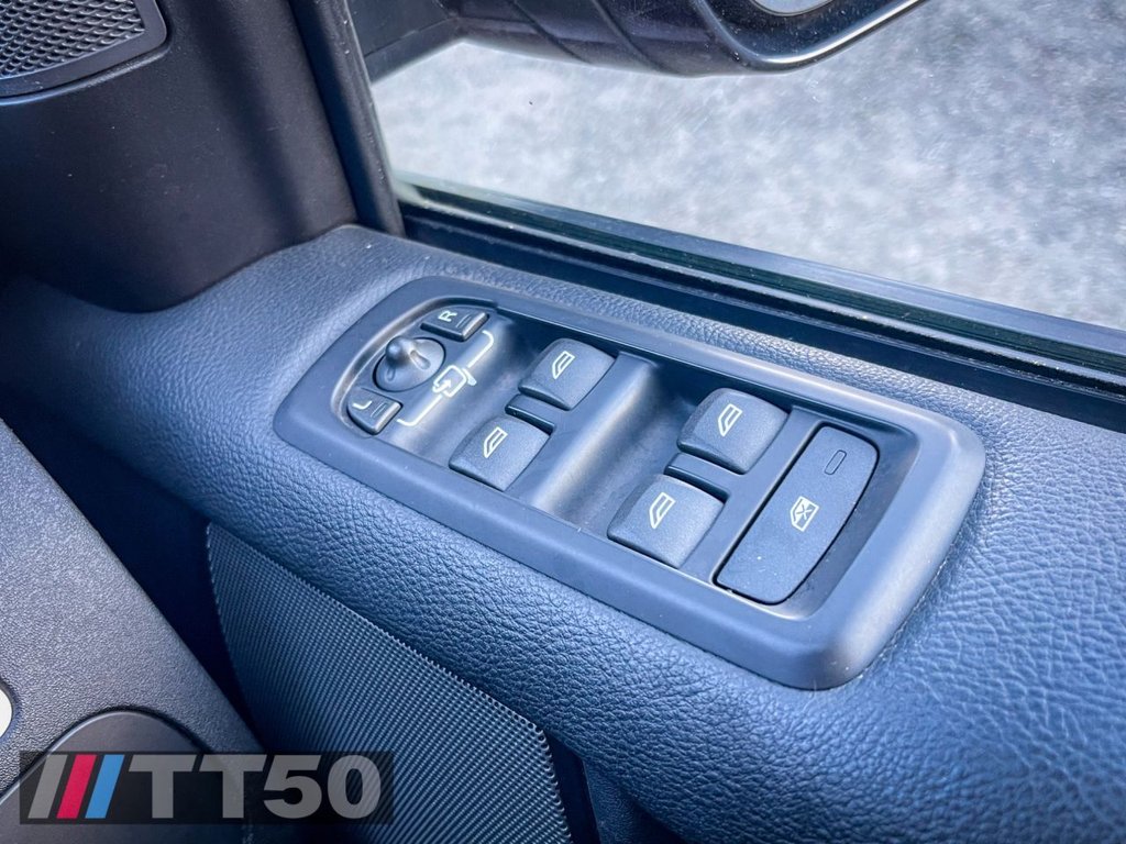 Used Land Rover Discovery 4 2015 for sale - 76966310: Photo 29