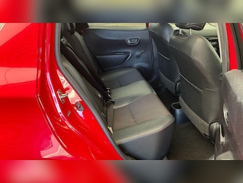 Used Toyota Yaris 2012 for sale - 79452810: Photo