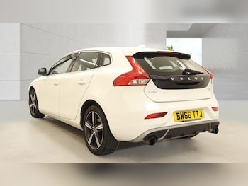 Used Volvo V40 2016 for sale - 79316637: Photo