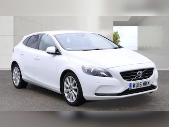 Used Volvo V40 2015 for sale - 79396236: Photo
