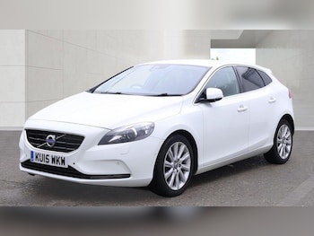 Used Volvo V40 2015 for sale - 79396236: Photo