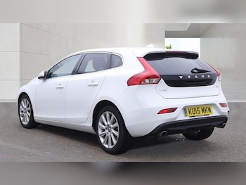 Used Volvo V40 2015 for sale - 79396236: Photo