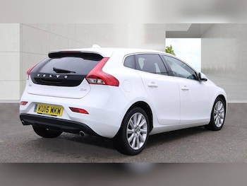 Used Volvo V40 2015 for sale - 79396236: Photo