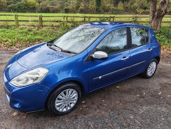 Used Renault Clio 2010 for sale - 76571100: Photo