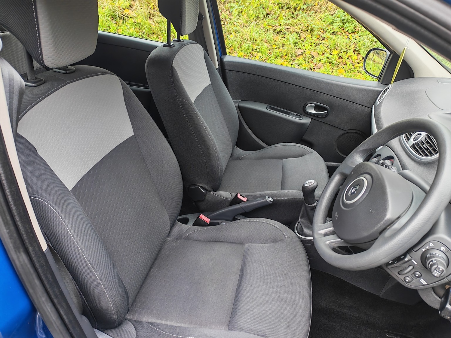 Used Renault Clio 2010 for sale - 76571100: Photo 4