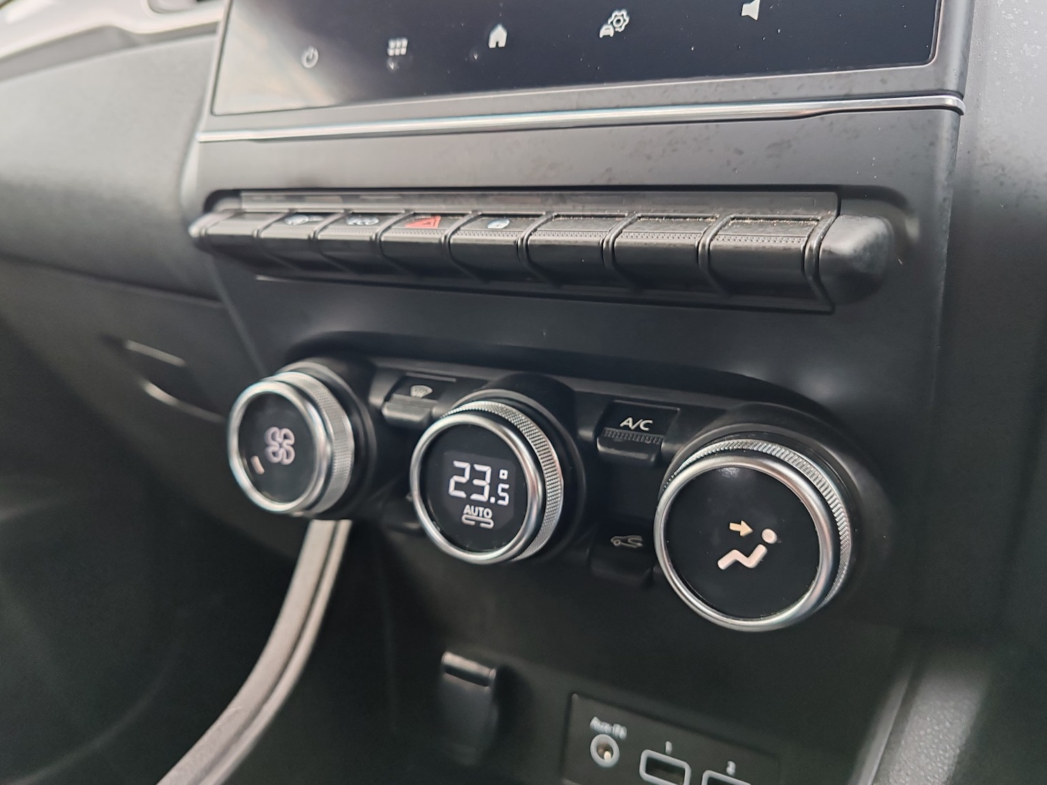 Used Renault Captur 2023 for sale - 77921319: Photo 17