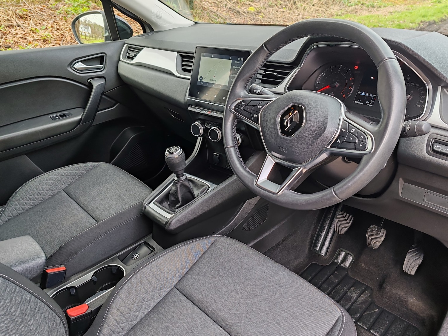 Used Renault Captur 2023 for sale - 77921319: Photo 3