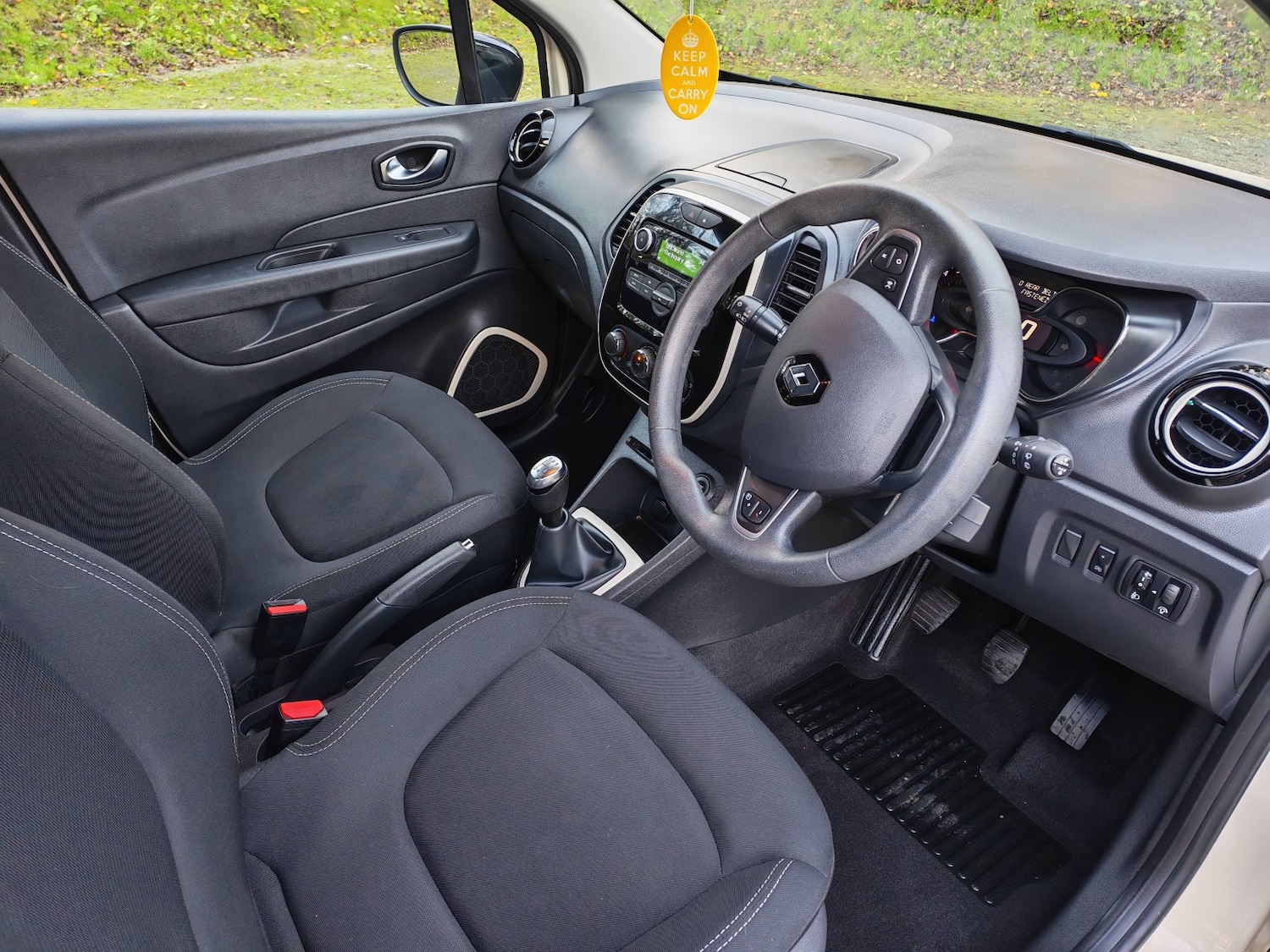 Used Renault Captur 2020 for sale - 76821647: Photo 2