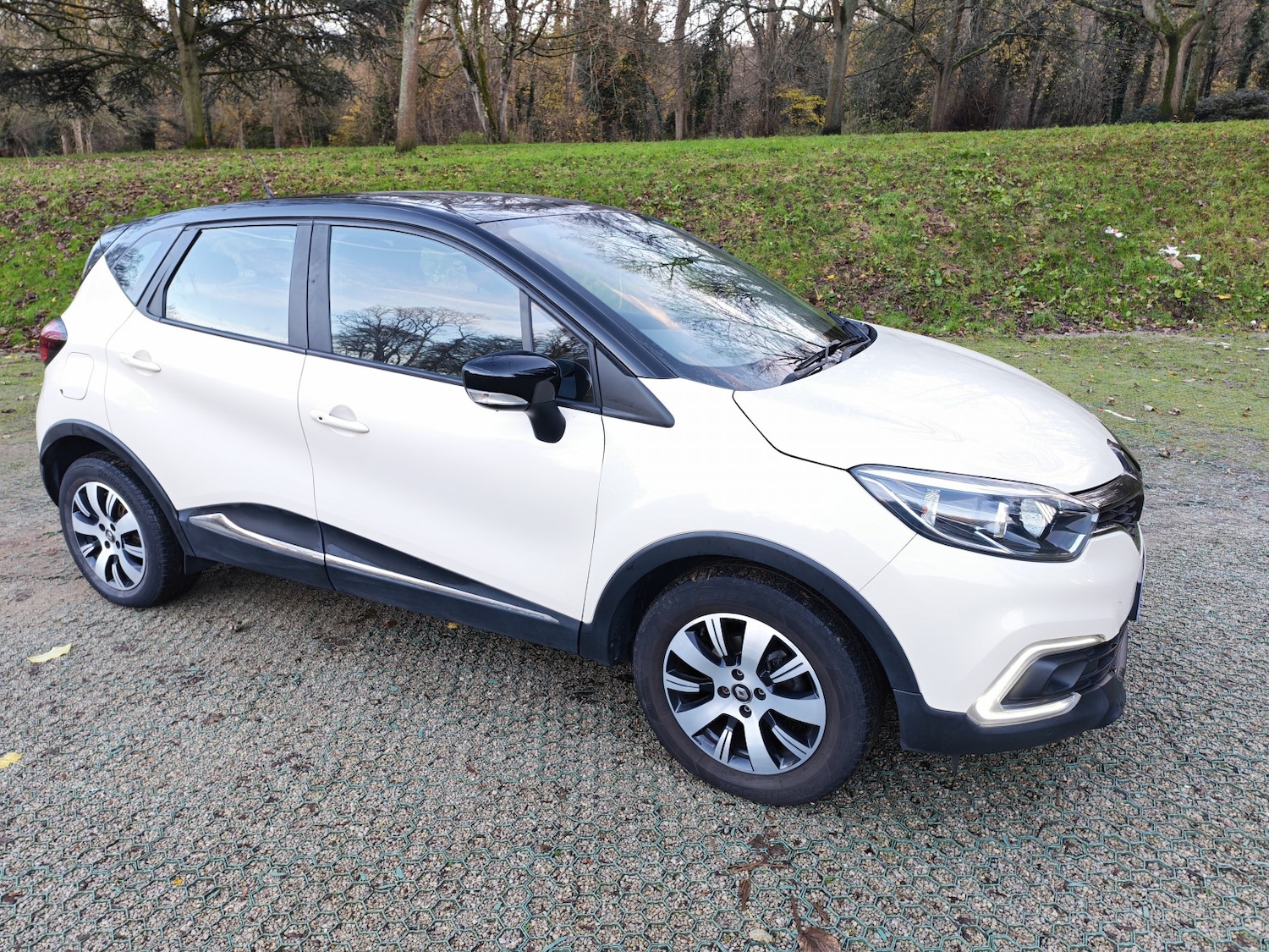 Used Renault Captur 2020 for sale - 76821647: Photo 3