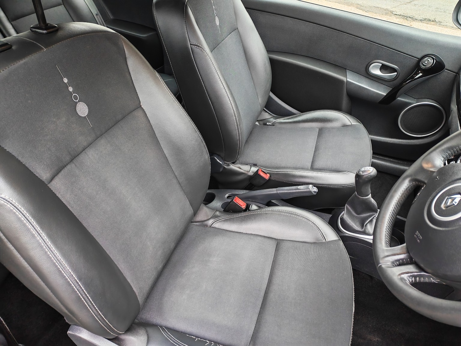 Used Renault Clio 2012 for sale - 77107656: Photo 13