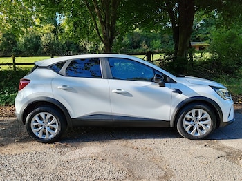 Used Renault Captur 2022 for sale - 77464476: Photo