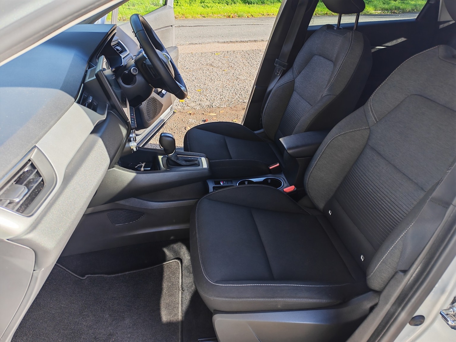 Used Renault Captur 2020 for sale - 76387373: Photo 2