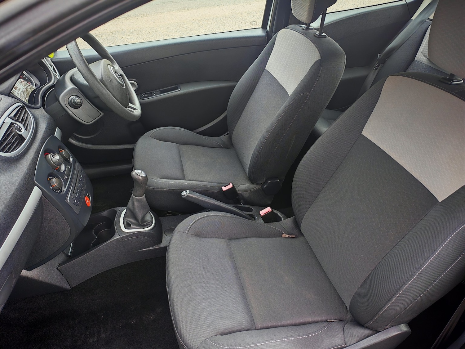Used Renault Clio 2010 for sale - 78031736: Photo 12