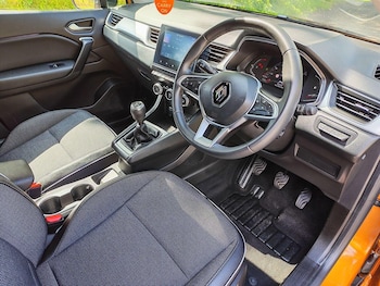 Used Renault Captur 2022 for sale - 75446406: Photo