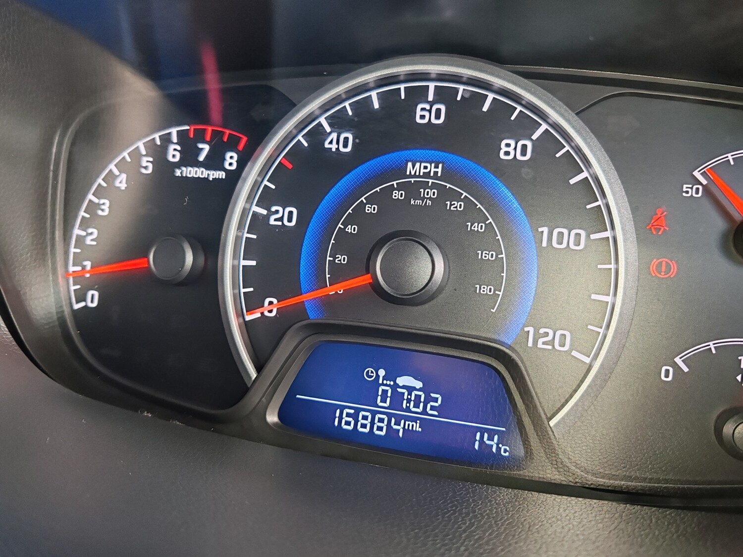 Used Hyundai i10 2016 for sale - 77681745: Photo 12