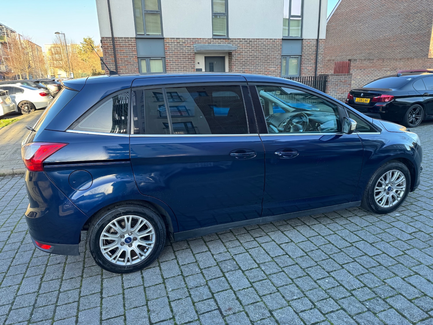 Used Ford Grand C-Max 2011 for sale - 77052164: Photo 4