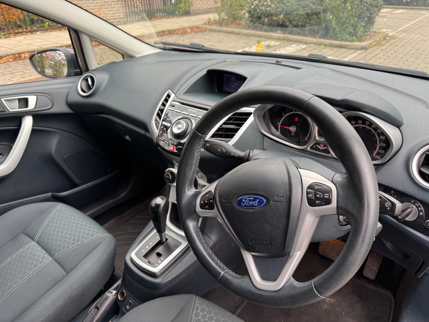 Used Ford Fiesta 2011 for sale - 76408338: Photo 10