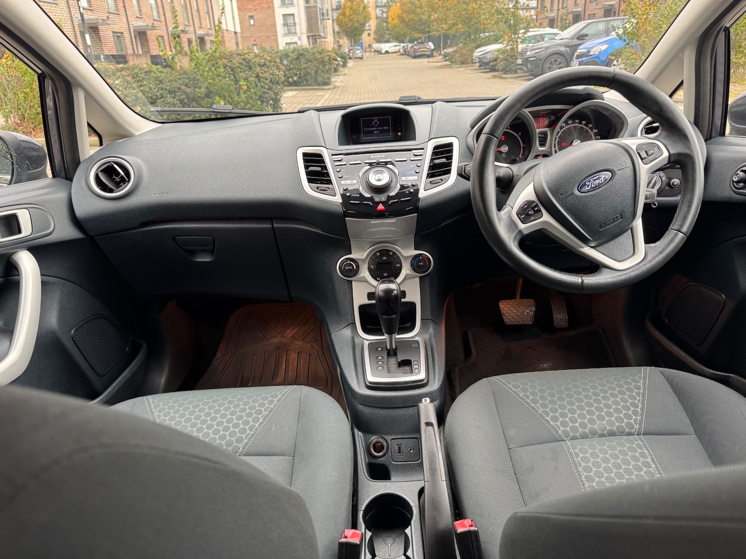 Used Ford Fiesta 2011 for sale - 76408338: Photo 11