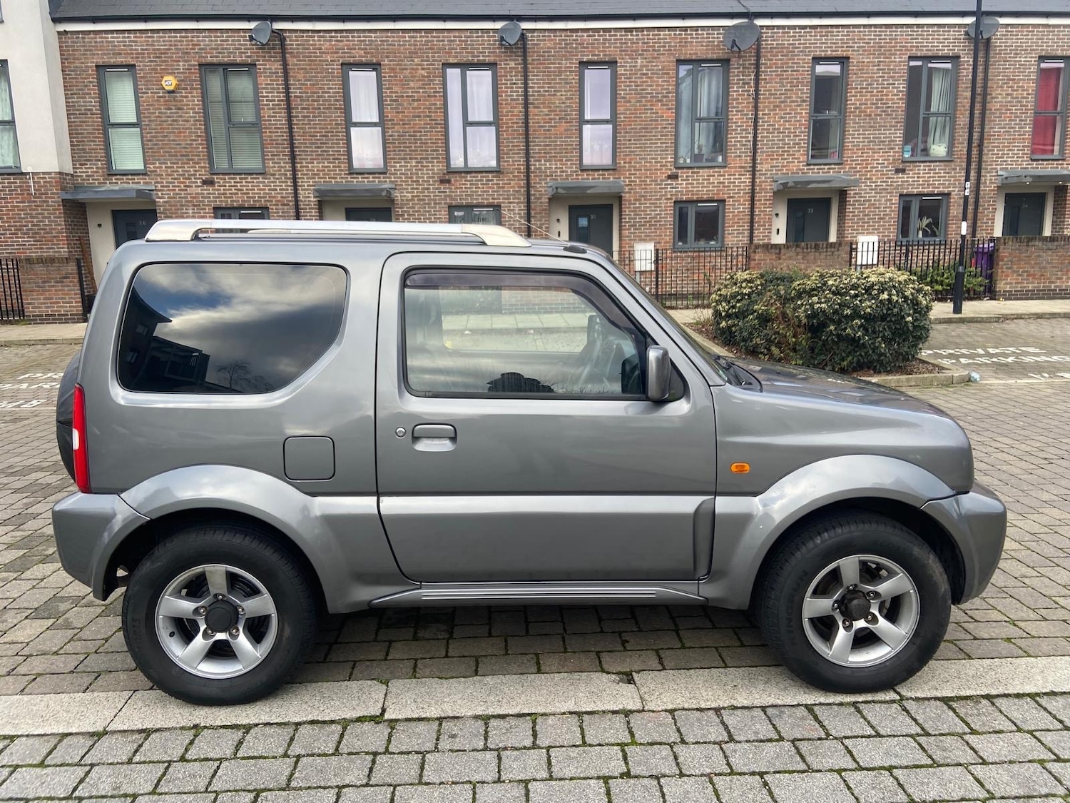 Used Suzuki Jimny 2009 for sale - 77160421: Photo 3
