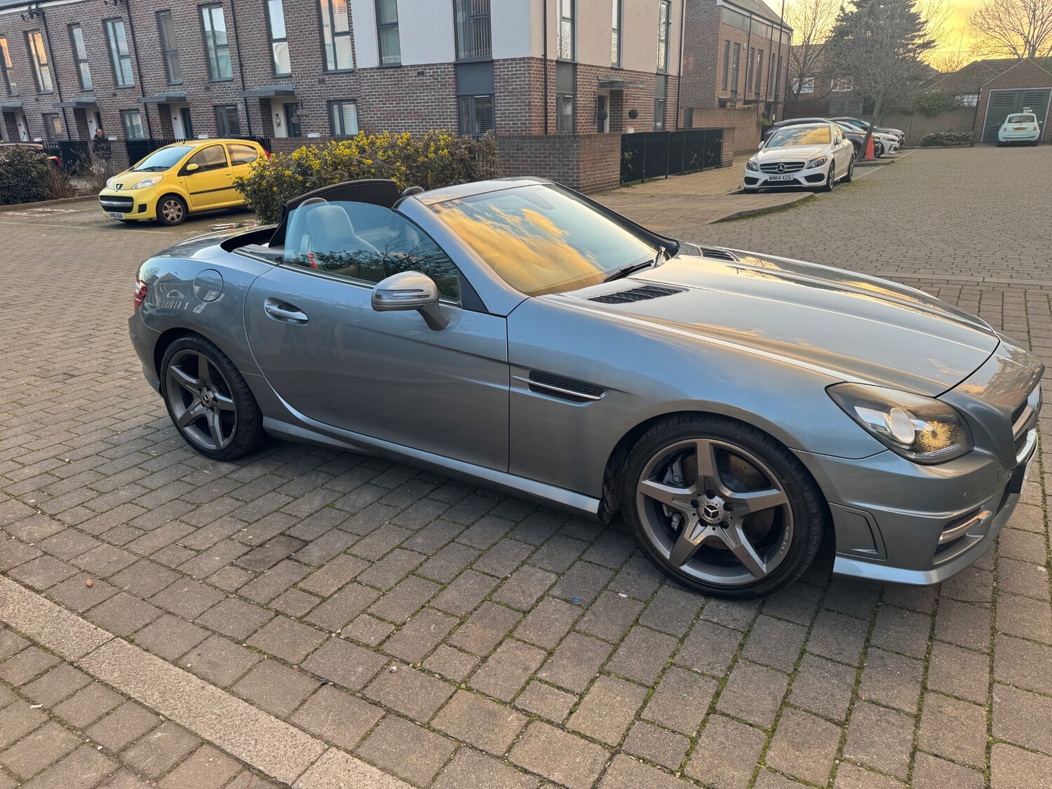 Used Mercedes-Benz SLK 2013 for sale - 77921558: Photo 12