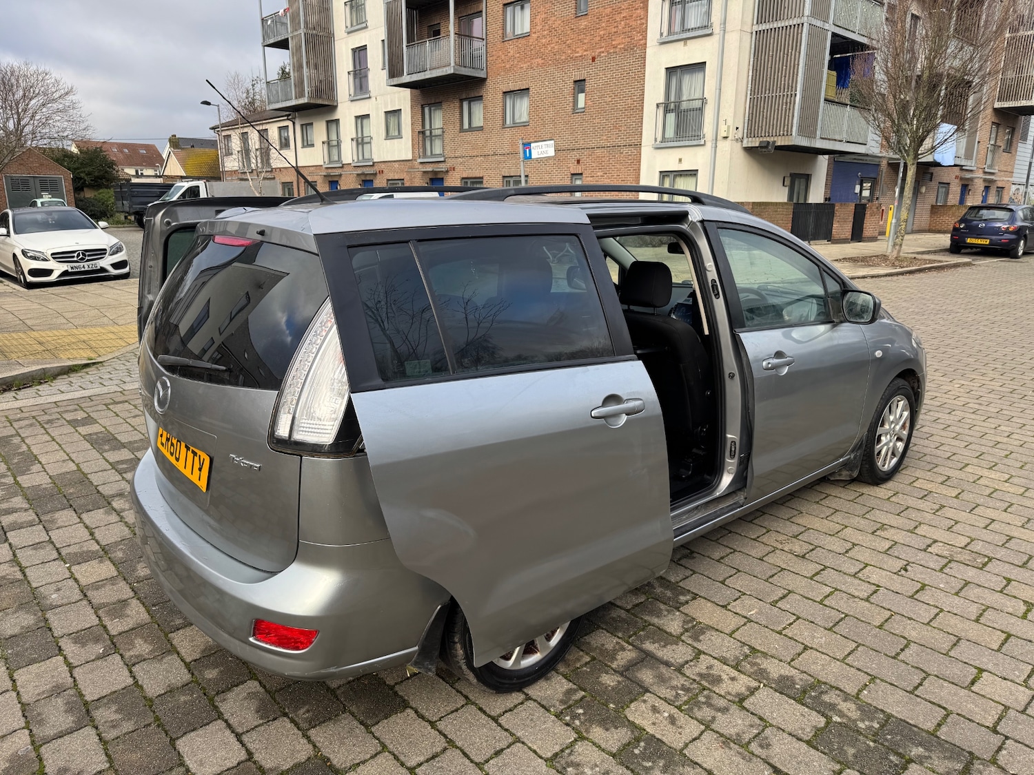 Used Mazda Mazda5 2010 for sale - 77210812: Photo 2
