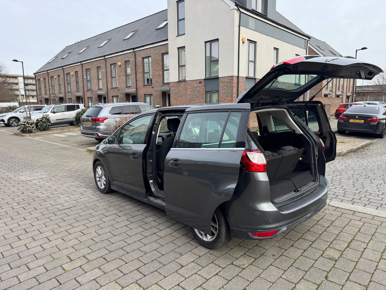 Used Ford Grand C-Max 2017 for sale - 77585572: Photo 10