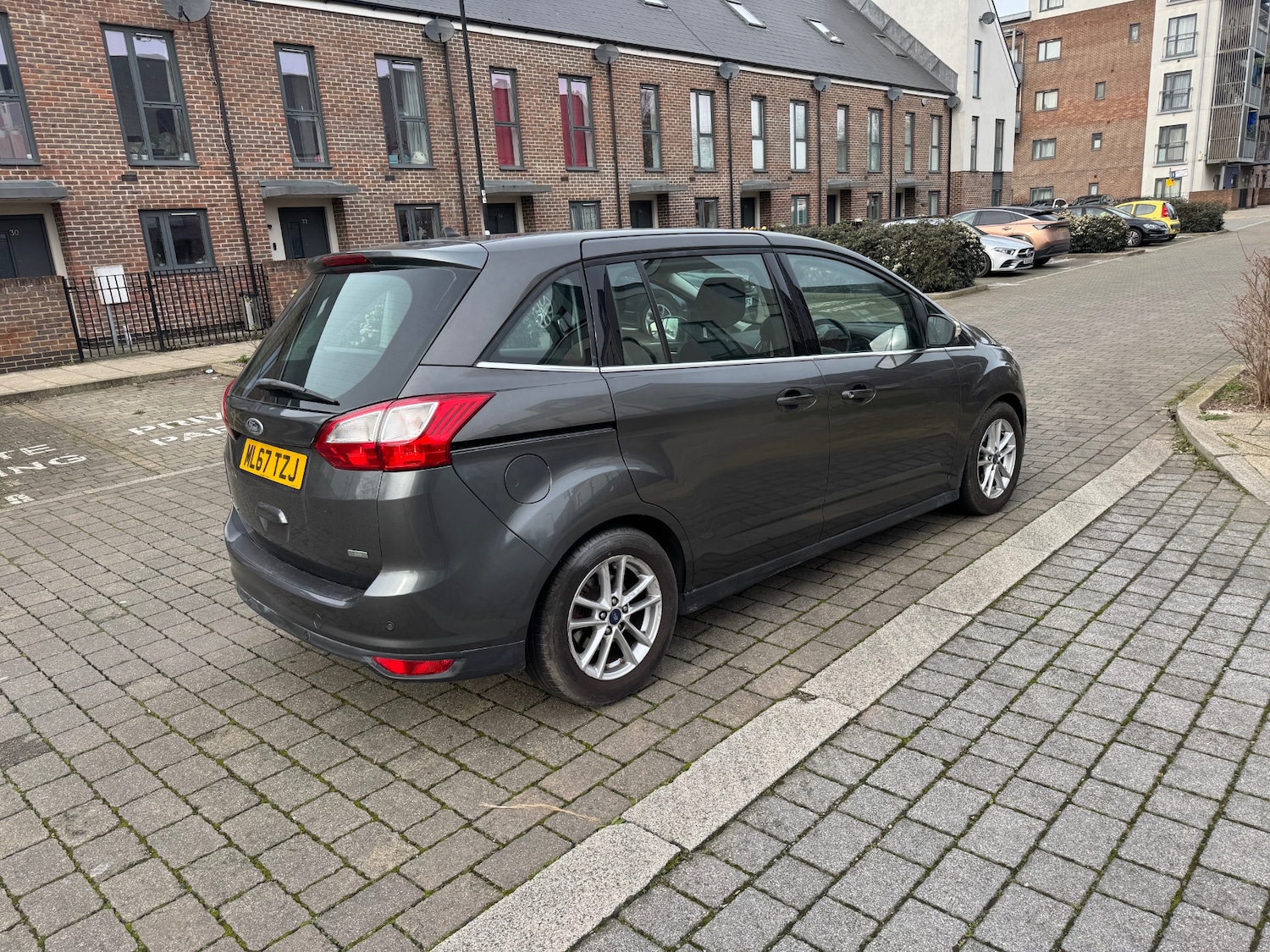 Used Ford Grand C-Max 2017 for sale - 77585572: Photo 3