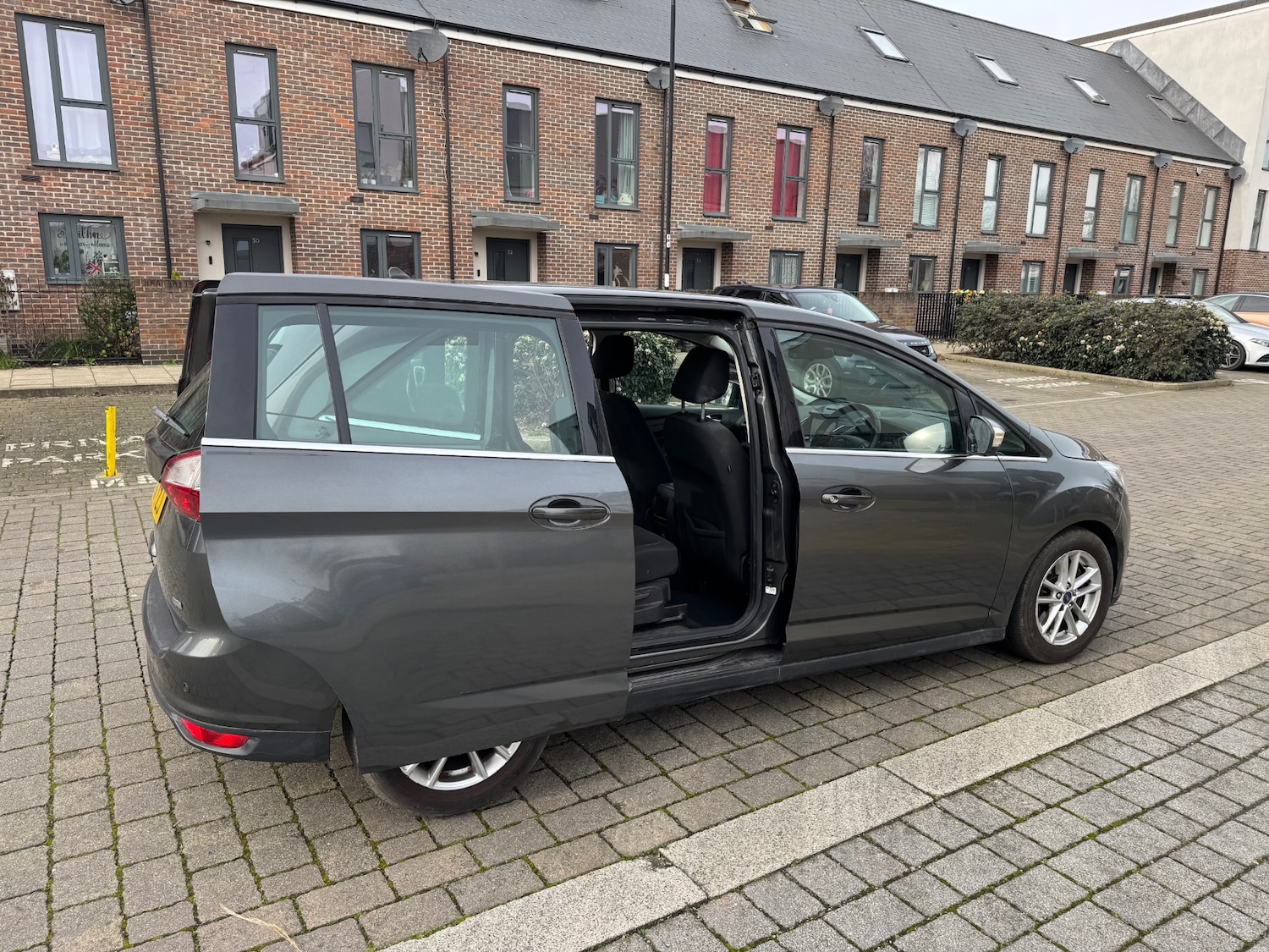 Used Ford Grand C-Max 2017 for sale - 77585572: Photo 8