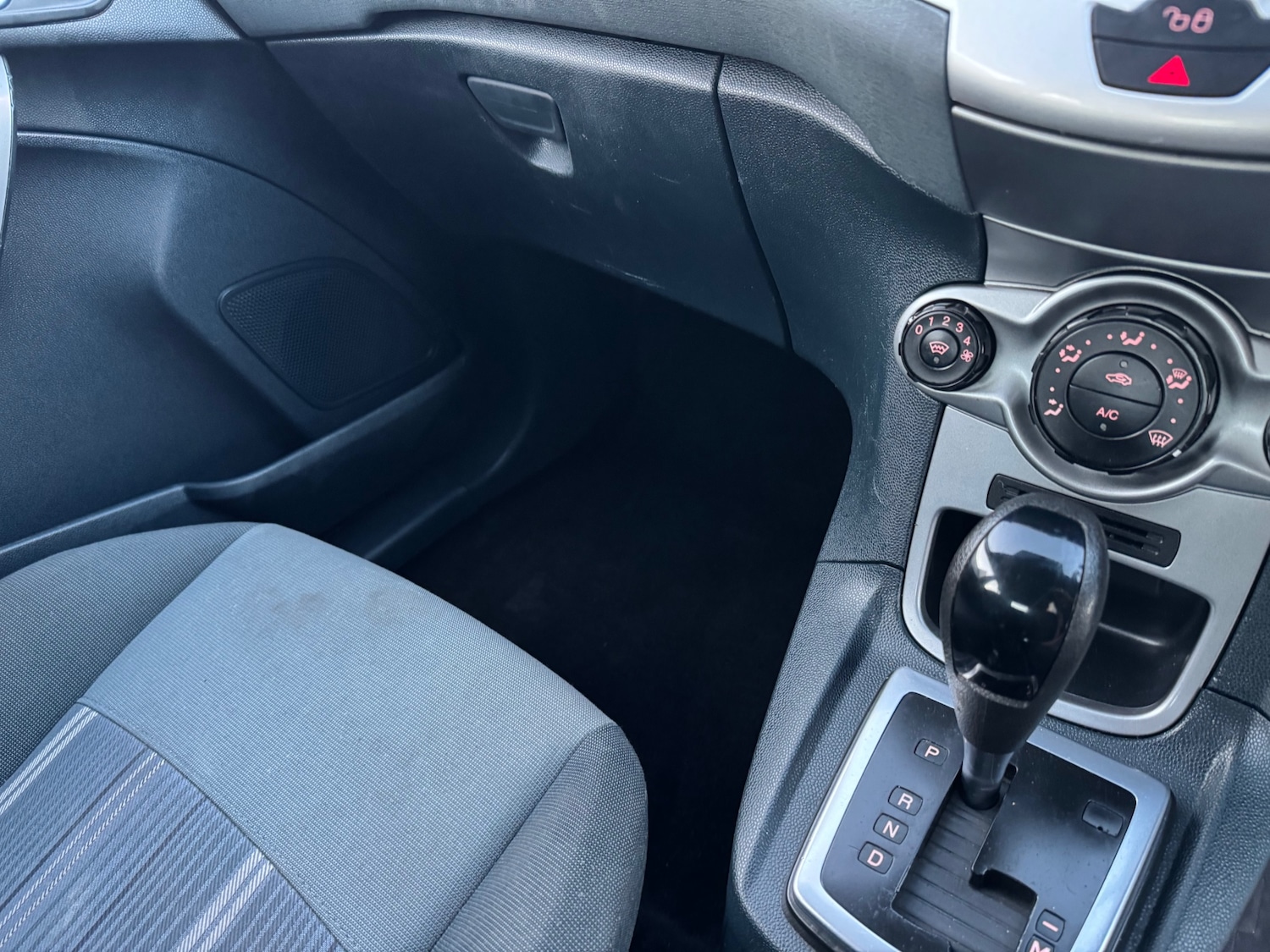 Used Ford Fiesta 2009 for sale - 77988879: Photo 15