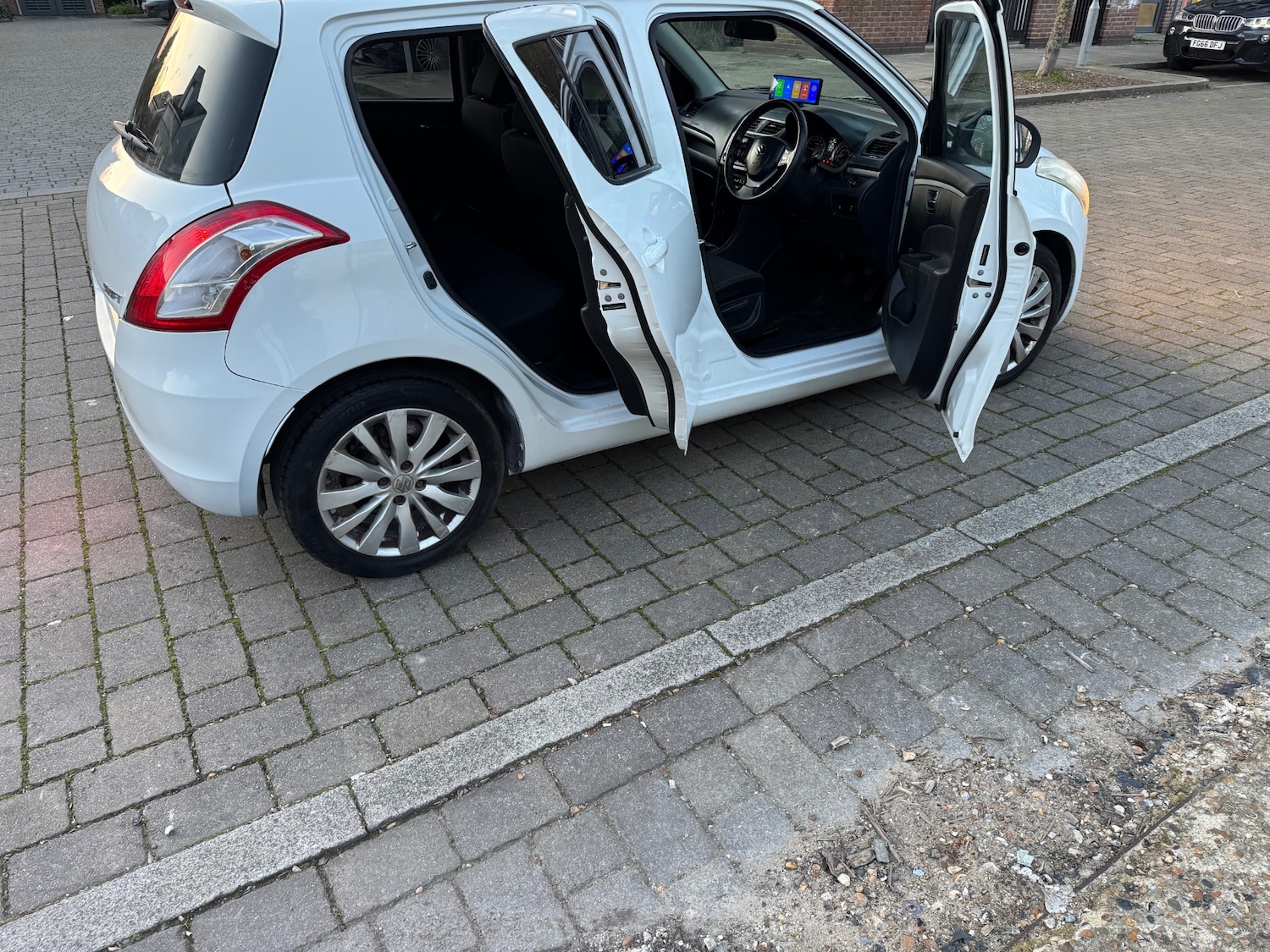 Used Suzuki Swift 2012 for sale - 77838056: Photo 11