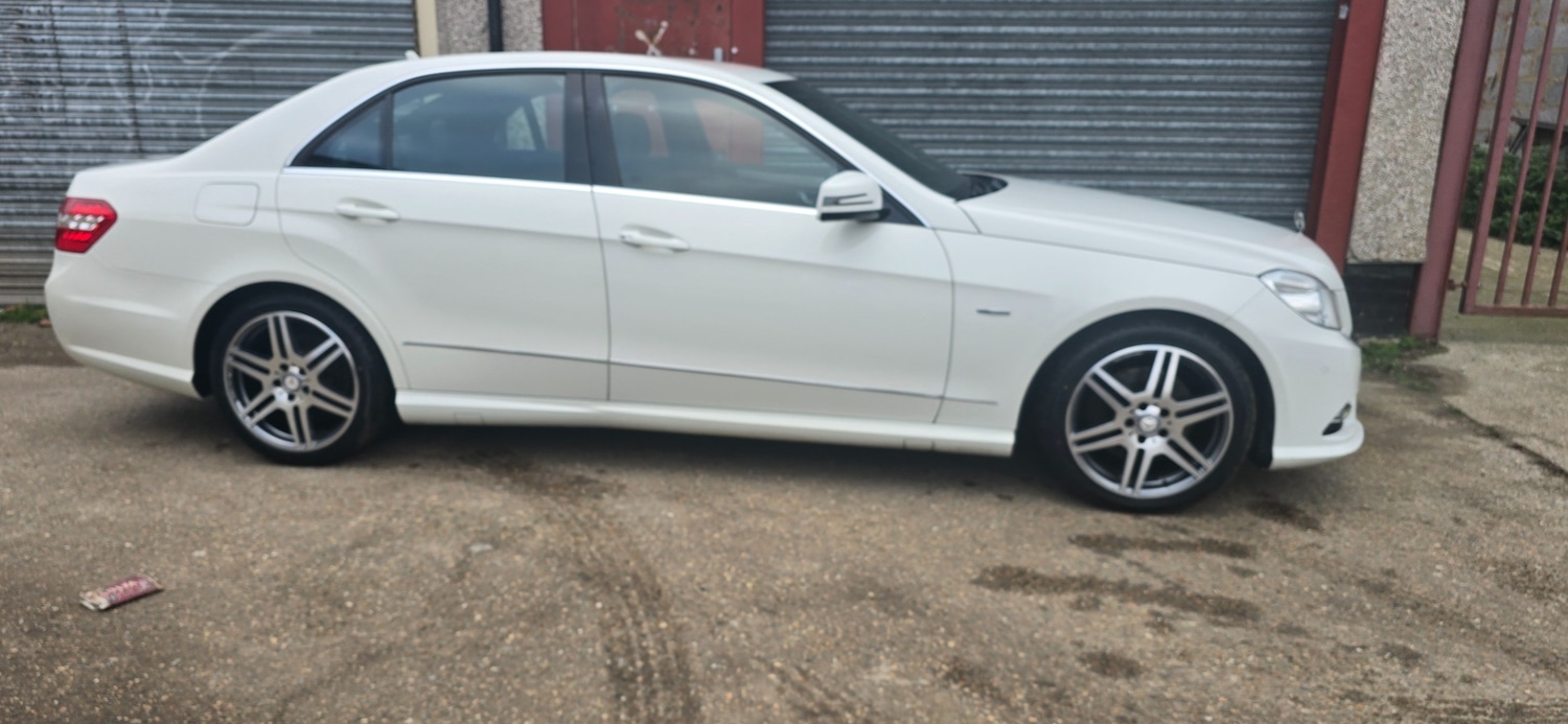 Used Mercedes-Benz E Class 2012 for sale - 76696292: Photo 1