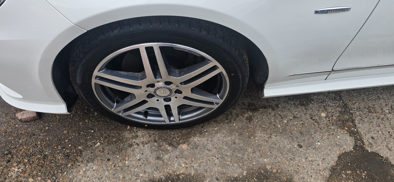 Used Mercedes-Benz E Class 2012 for sale - 76696292: Photo 17