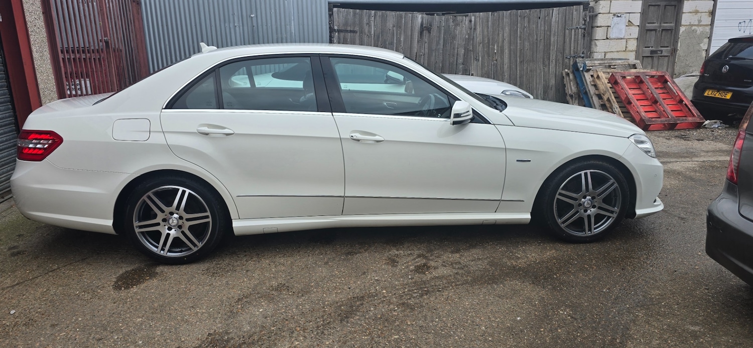 Used Mercedes-Benz E Class 2012 for sale - 76696292: Photo 24