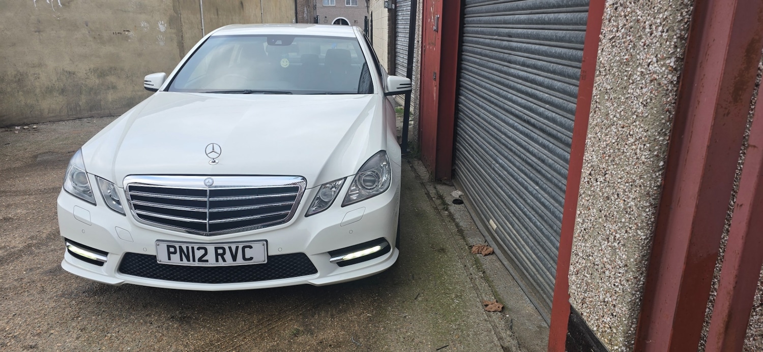 Used Mercedes-Benz E Class 2012 for sale - 76696292: Photo 3