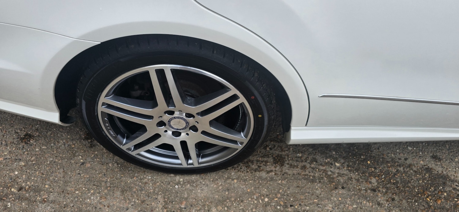 Used Mercedes-Benz E Class 2012 for sale - 76696292: Photo 7