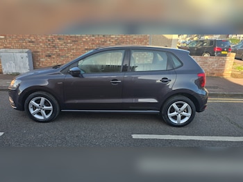 Used Volkswagen Polo 2015 for sale - 76951418: Photo